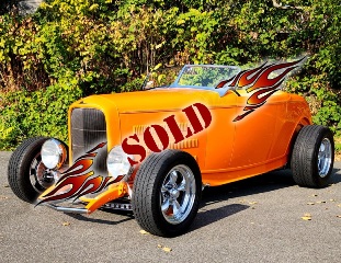 Left front 1932 Ford Custom Roadster